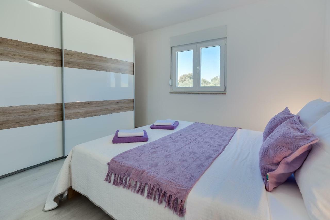 Modern And Spacious Apartment Бибинє Екстер'єр фото